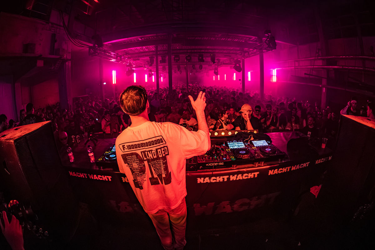 Loading... just a sec